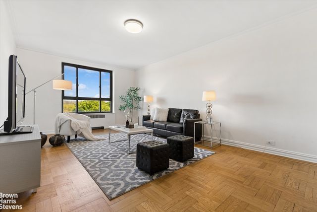 4445 Post Rd Apt 7D, New York City, NY 10471