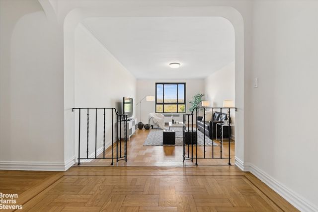 4445 Post Rd Apt 7D, New York City, NY 10471
