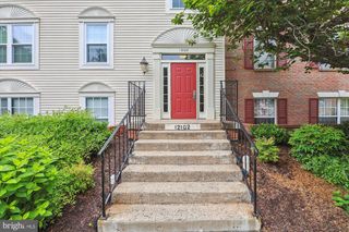 12102 GREENWOOD CT #101, Fairfax, VA 22033