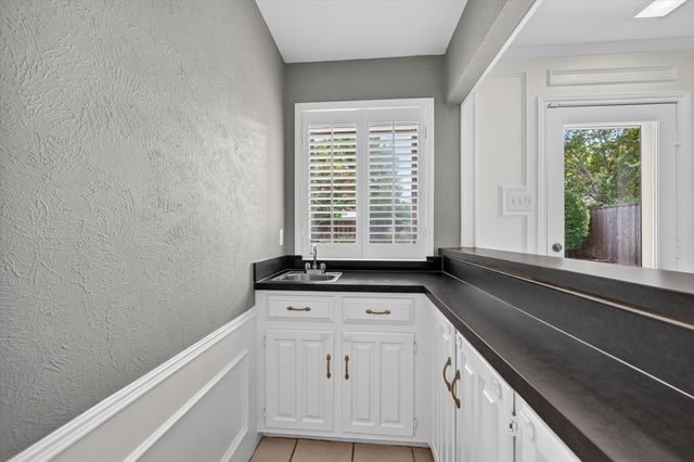 8833 Kenton Drive, Dallas, TX 75231