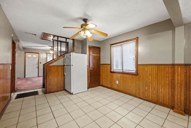 81 Healey St, Springfield, MA 01151