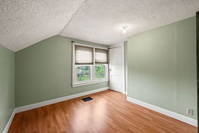 81 Healey St, Springfield, MA 01151