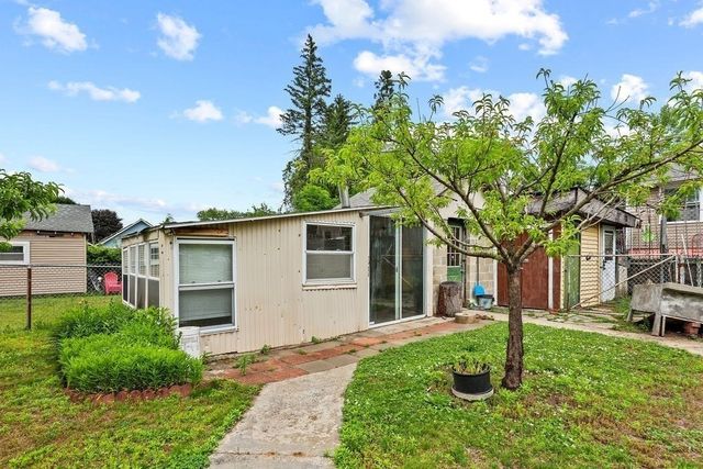 81 Healey St, Springfield, MA 01151