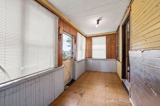 81 Healey St, Springfield, MA 01151