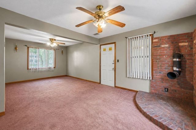 81 Healey St, Springfield, MA 01151