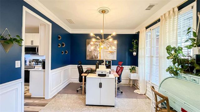 1951 Barrett Knoll NW Circle, Kennesaw, GA 30152