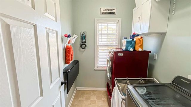 1951 Barrett Knoll NW Circle, Kennesaw, GA 30152