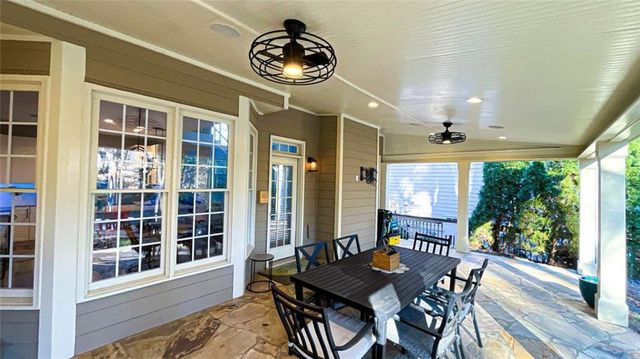 1951 Barrett Knoll NW Circle, Kennesaw, GA 30152