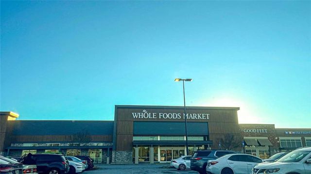 1951 Barrett Knoll NW Circle, Kennesaw, GA 30152