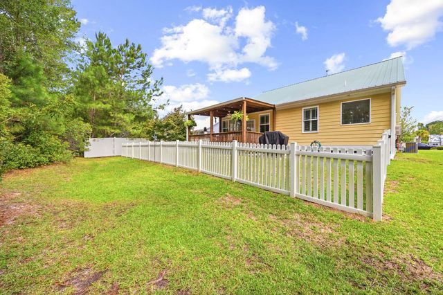 332 Waties Dr., Murrells Inlet, SC 29576