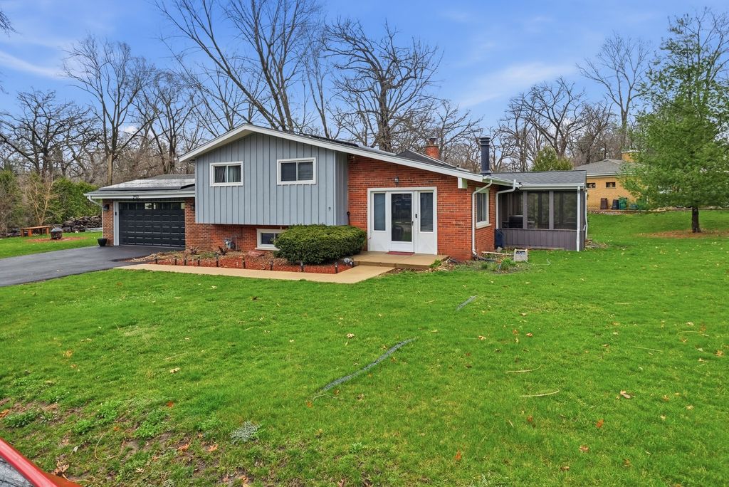 3N539 Woodland Avenue, West Chicago, IL 60185