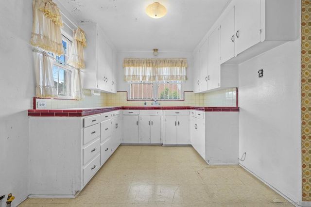 700 E 1st, National City, CA 91950