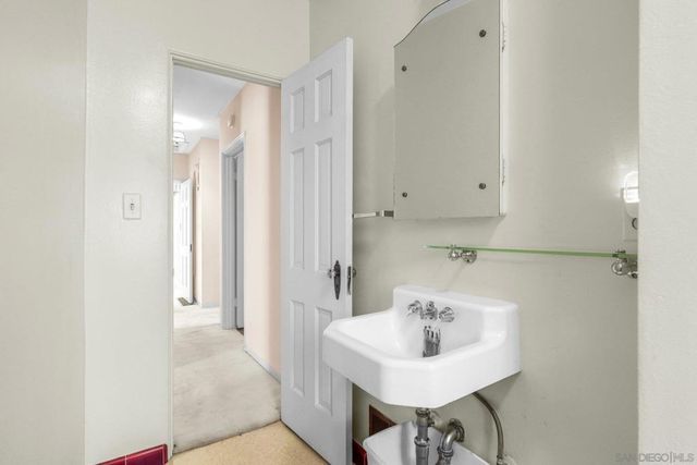 700 E 1st, National City, CA 91950