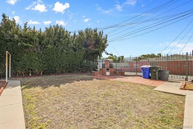 700 E 1st, National City, CA 91950