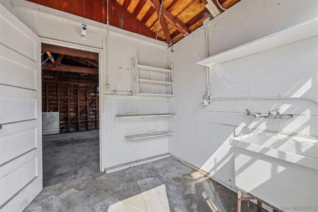 700 E 1st, National City, CA 91950