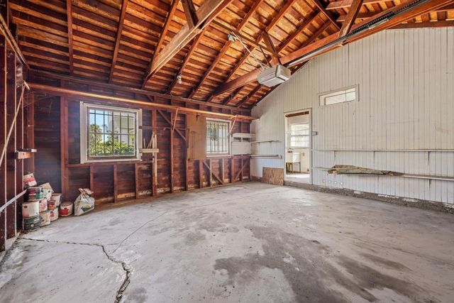 700 E 1st, National City, CA 91950