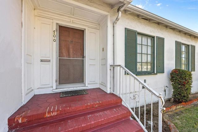 700 E 1st, National City, CA 91950