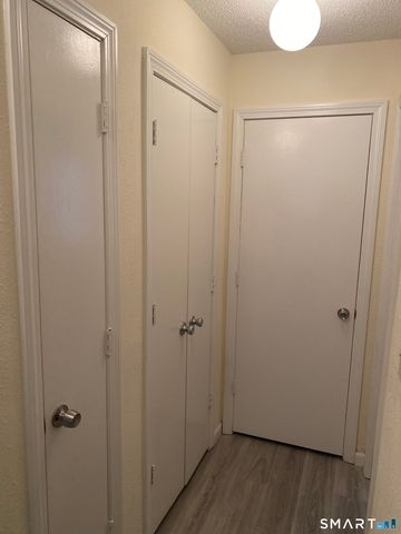 925 Oronoke Road 32J, Waterbury, CT 06708