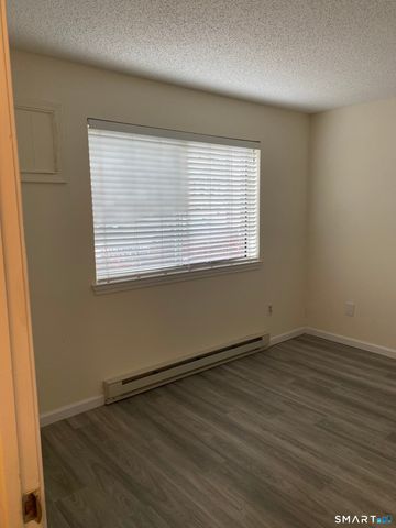 925 Oronoke Road 32J, Waterbury, CT 06708