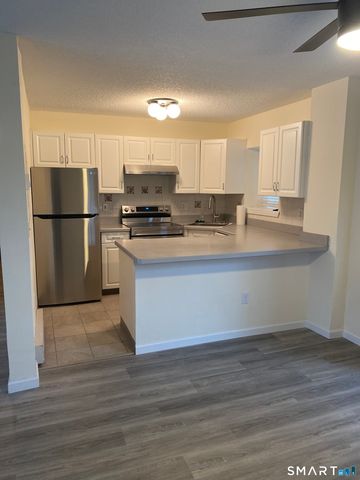 925 Oronoke Road 32J, Waterbury, CT 06708