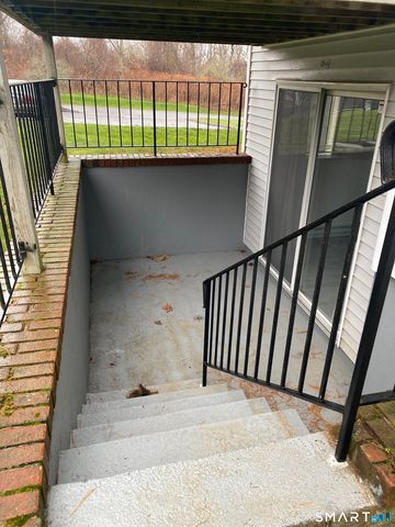 925 Oronoke Road 32J, Waterbury, CT 06708