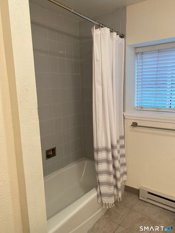 925 Oronoke Road 32J, Waterbury, CT 06708