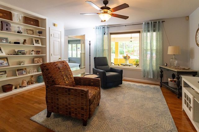 101 W Hills Terrace, Dickson, TN 37055