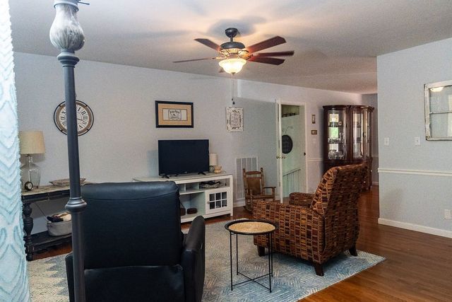 101 W Hills Terrace, Dickson, TN 37055