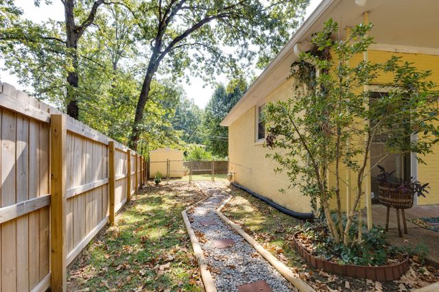 101 W Hills Terrace, Dickson, TN 37055