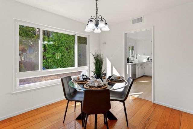 678 Benvenue Avenue, Los Altos, CA 94024