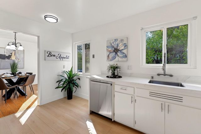 678 Benvenue Avenue, Los Altos, CA 94024