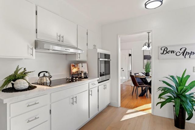 678 Benvenue Avenue, Los Altos, CA 94024