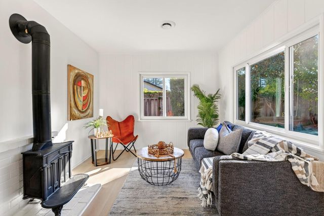 678 Benvenue Avenue, Los Altos, CA 94024