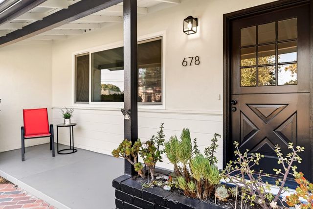 678 Benvenue Avenue, Los Altos, CA 94024