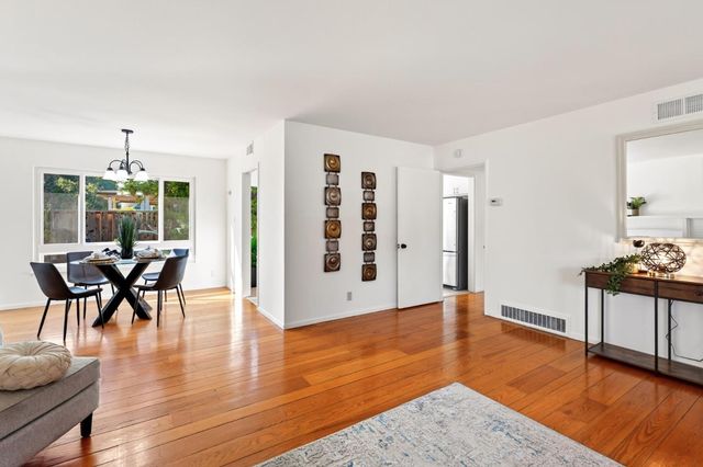 678 Benvenue Avenue, Los Altos, CA 94024