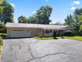 800 White Oak Drive, Springfield, OH 45504