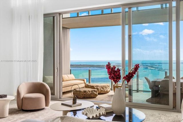 300 Biscayne Blvd Way 5002 Duplex, Miami, FL 33131