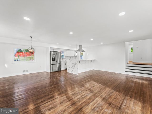 4722 BRISTOW DR, Annandale, VA 22003