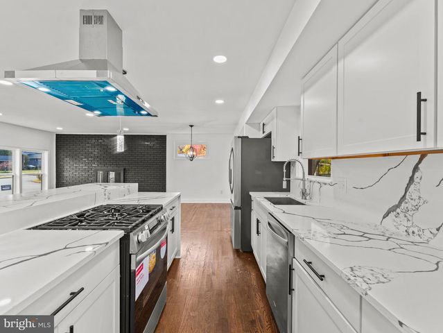 4722 BRISTOW DR, Annandale, VA 22003