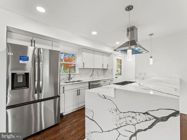 4722 BRISTOW DR, Annandale, VA 22003