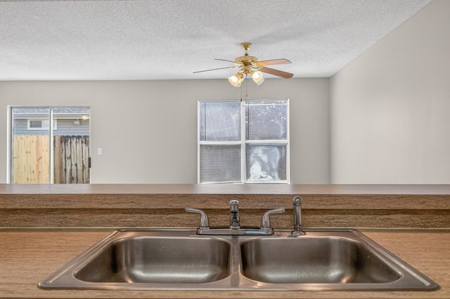 1826 Pointed Leaf Lane, Fort Walton Beach, FL 32547