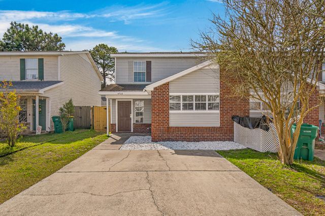 1826 Pointed Leaf Lane, Fort Walton Beach, FL 32547