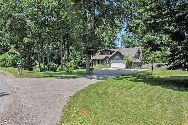 2569 Ridgewood Trail, Berrien Springs, MI 49103
