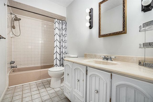 2569 Ridgewood Trail, Berrien Springs, MI 49103