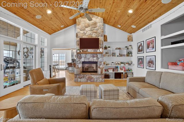 56500 12 Mile Road, Lyon Charter Township, MI 48165