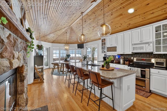 56500 12 Mile Road, Lyon Charter Township, MI 48165