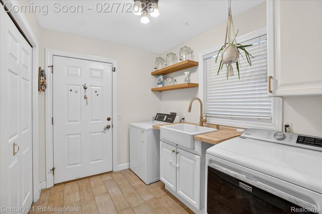 56500 12 Mile Road, Lyon Charter Township, MI 48165