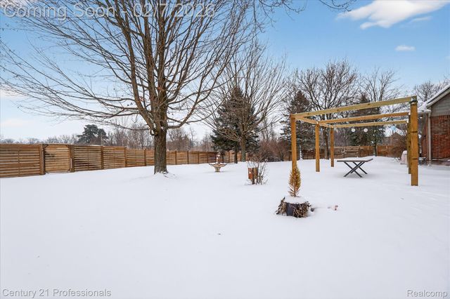 56500 12 Mile Road, Lyon Charter Township, MI 48165