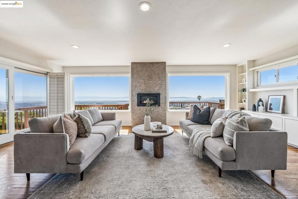 101 Chadbourne Way, Oakland, CA 94619