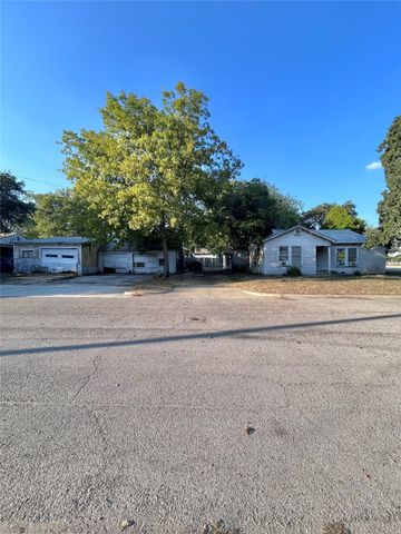 2735 Carson Street, Haltom City, TX 76117